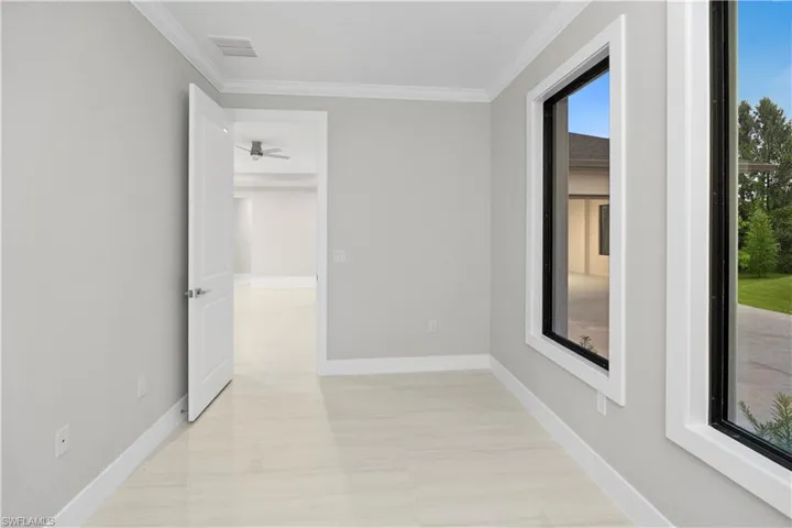 4099  6th SE AVE, Naples, FL 34117
