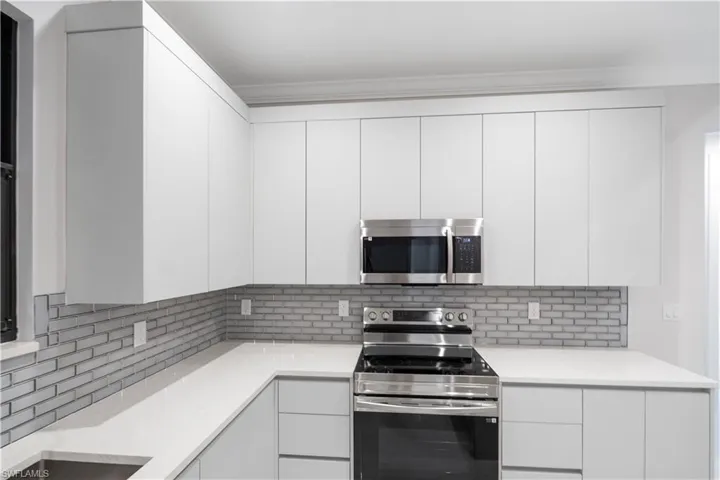 4099  6th SE AVE, Naples, FL 34117