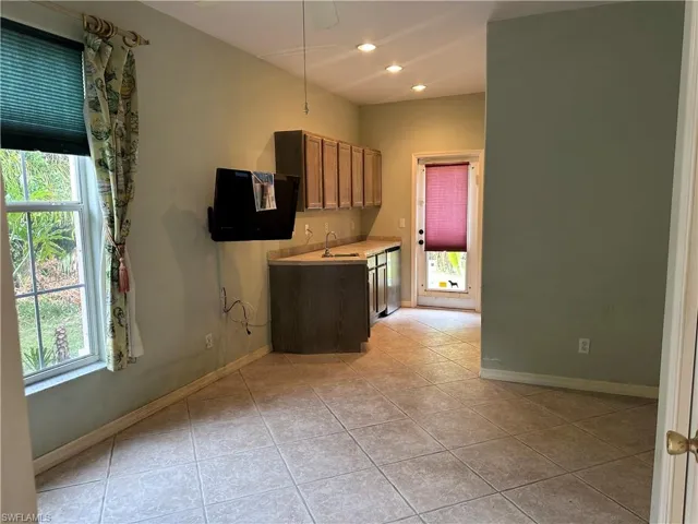 286  15th NW ST, Naples, FL 34120