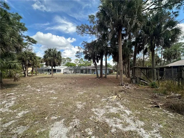 619  Glenn  AVE, Lehigh Acres, FL 33972