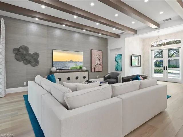6665 Mill Run Cir, Naples, Florida 34109