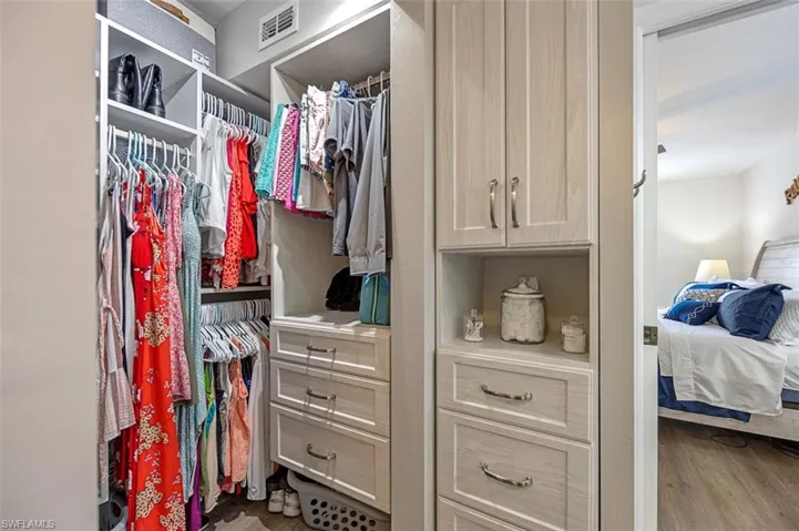 Walk-in Closet