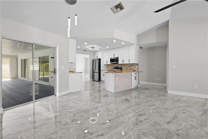 2218 SW 50th ST, CAPE CORAL FL 33914