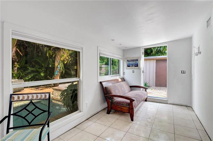 2123  Holiday  LN, NAPLES, FL 34104