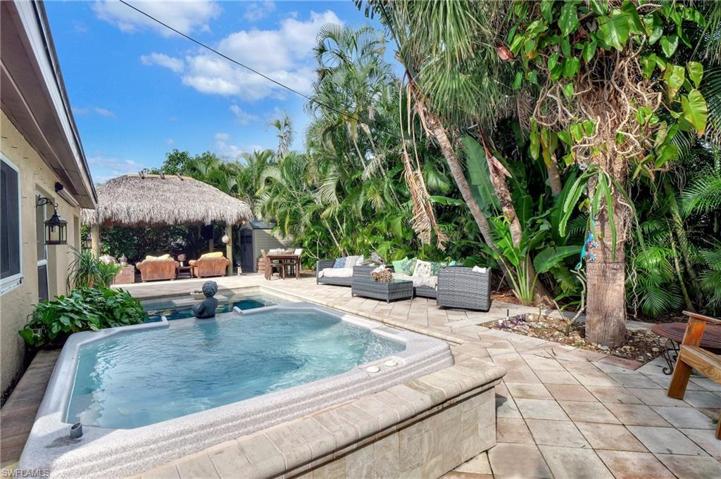 2123  Holiday  LN, NAPLES, FL 34104