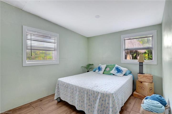 2123  Holiday  LN, NAPLES, FL 34104