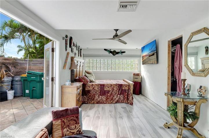 2123  Holiday  LN, NAPLES, FL 34104