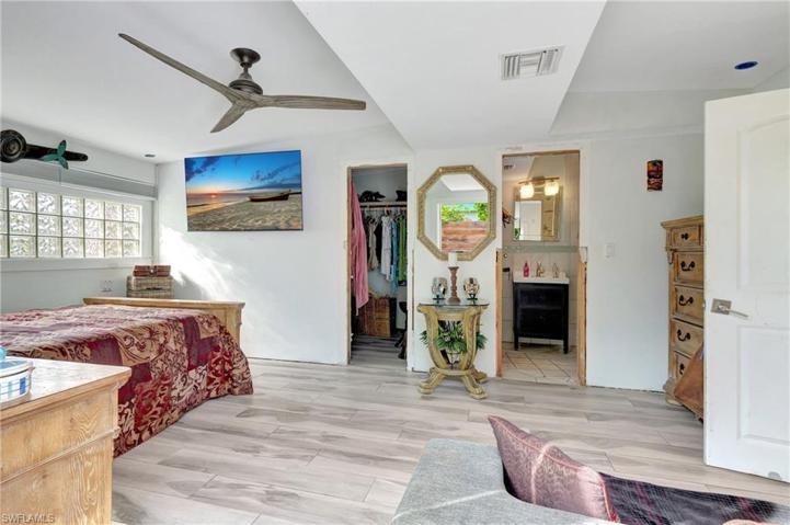2123  Holiday  LN, NAPLES, FL 34104