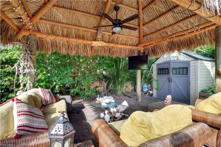 2123  Holiday  LN, NAPLES, FL 34104