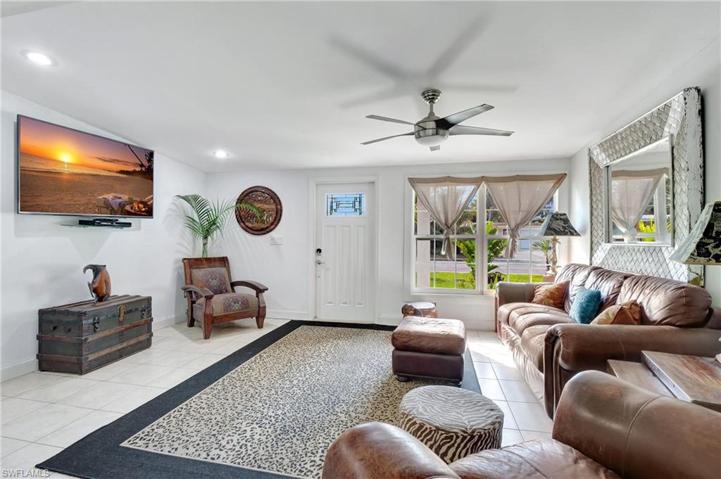2123  Holiday  LN, NAPLES, FL 34104
