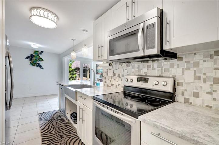 2123  Holiday  LN, NAPLES, FL 34104