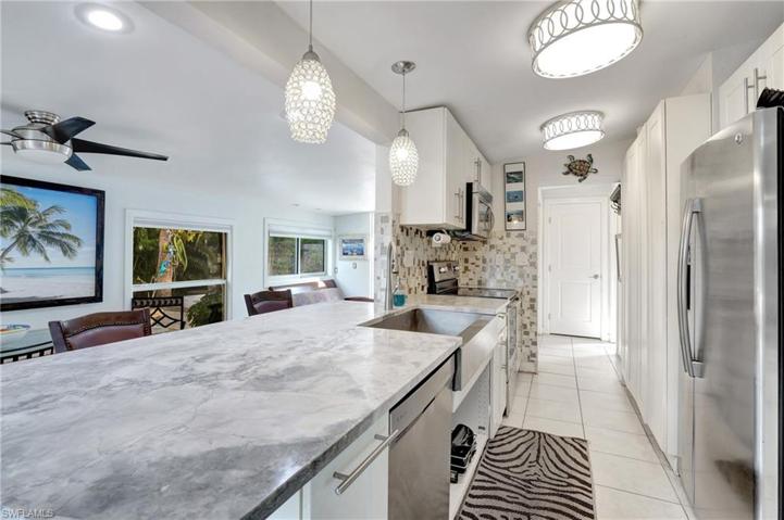 2123  Holiday  LN, NAPLES, FL 34104