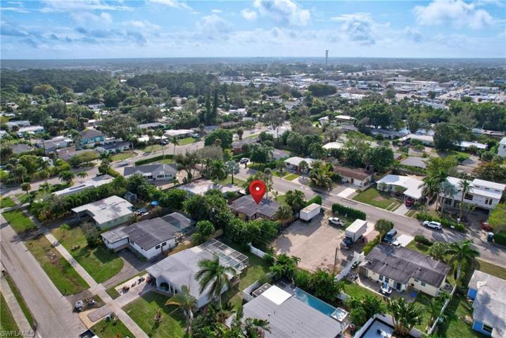 2123  Holiday  LN, NAPLES, FL 34104