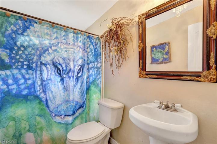 2123  Holiday  LN, NAPLES, FL 34104