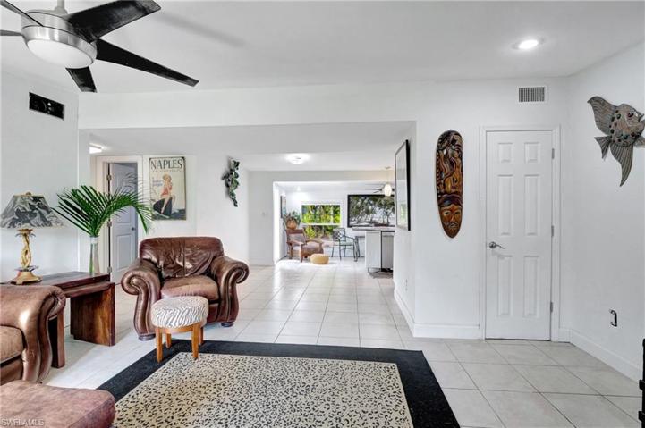 2123  Holiday  LN, NAPLES, FL 34104