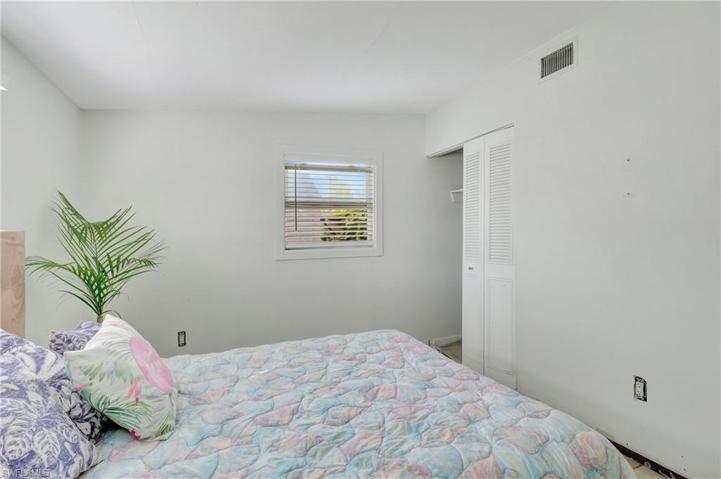 2123  Holiday  LN, NAPLES, FL 34104