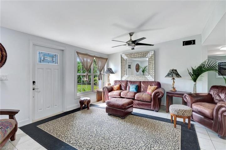 2123  Holiday  LN, NAPLES, FL 34104