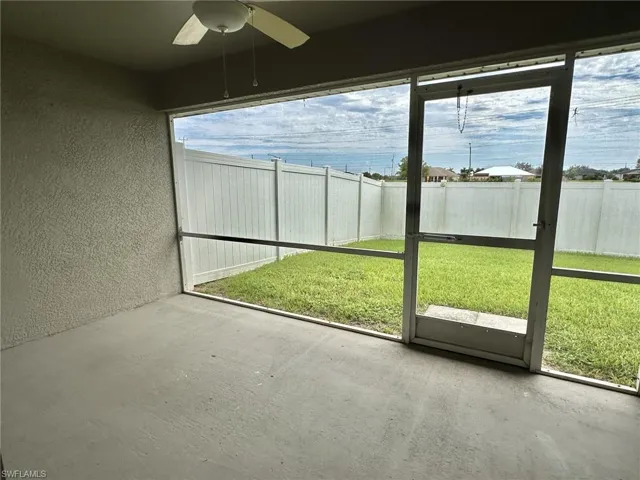 2306 view of screened lanai under truss