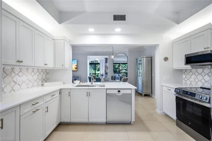 6520 Valen Way 104, Naples, Florida 34108