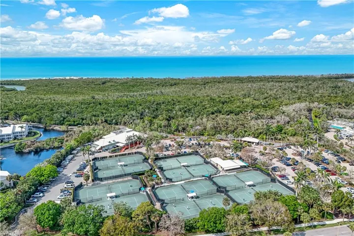 Pelican Bay Tennis Courts at the Commons