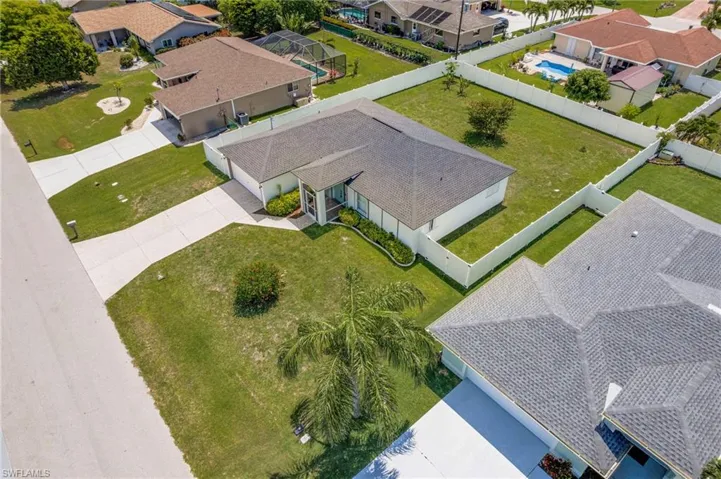 610 21st Ln, Cape Coral, Florida 33990