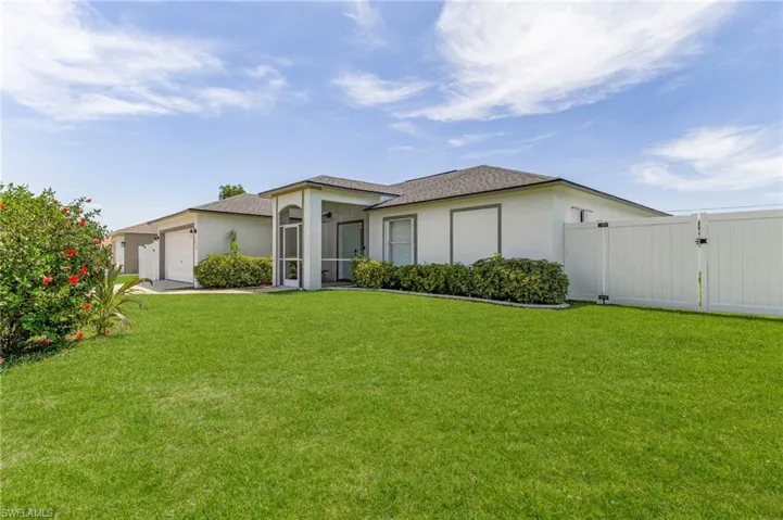 610 21st Ln, Cape Coral, Florida 33990