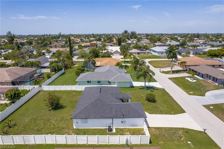 610 21st Ln, Cape Coral, Florida 33990