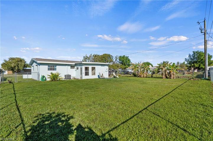 1392  Pine  AVE, North Fort Myers, FL 33917