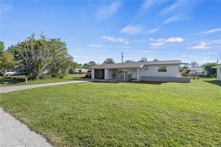 1392  Pine  AVE, North Fort Myers, FL 33917