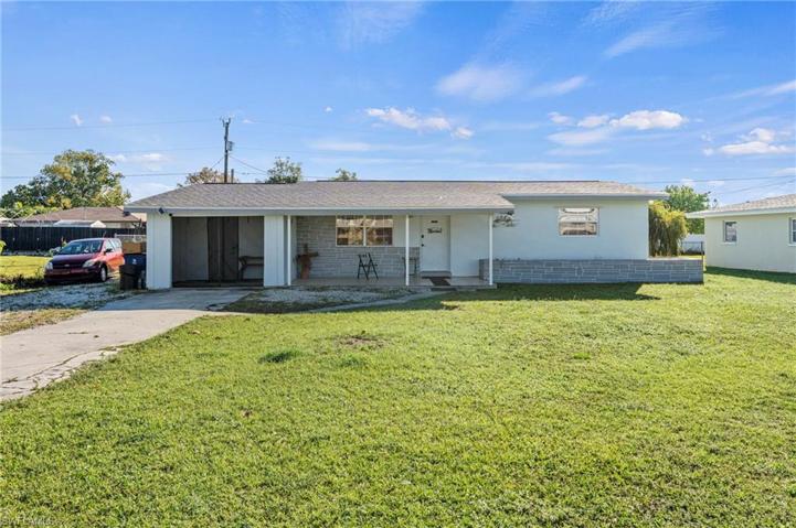 1392  Pine  AVE, North Fort Myers, FL 33917