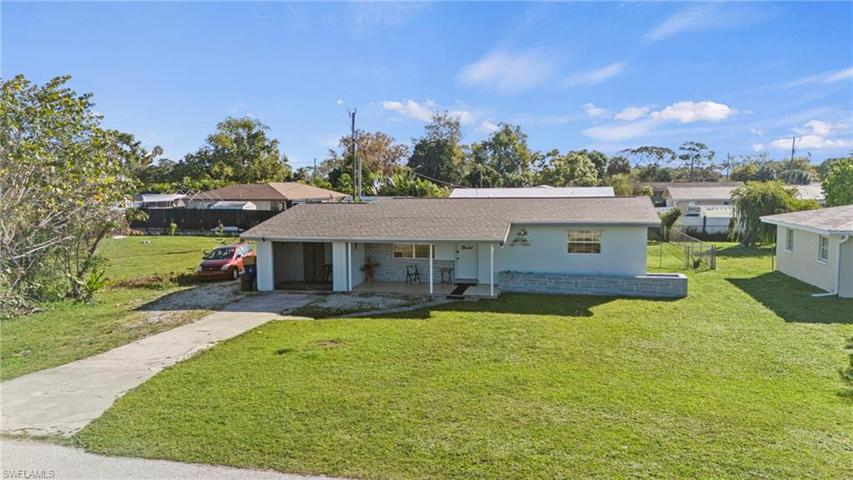1392  Pine  AVE, North Fort Myers, FL 33917