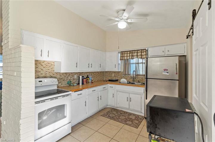 1392  Pine  AVE, North Fort Myers, FL 33917