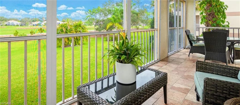 Rear screened lanai...