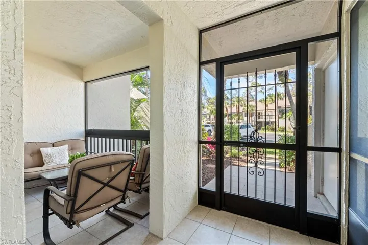 Front screen door and front lanai