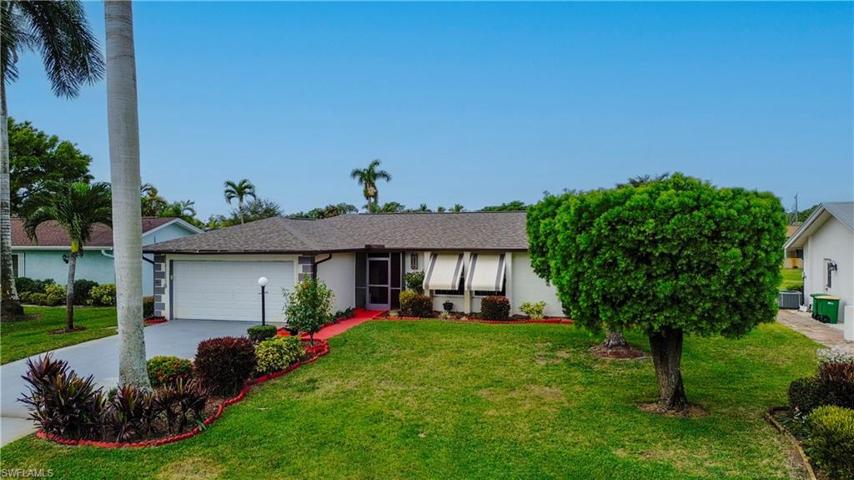 883  Roseate  DR, NAPLES, FL 34104