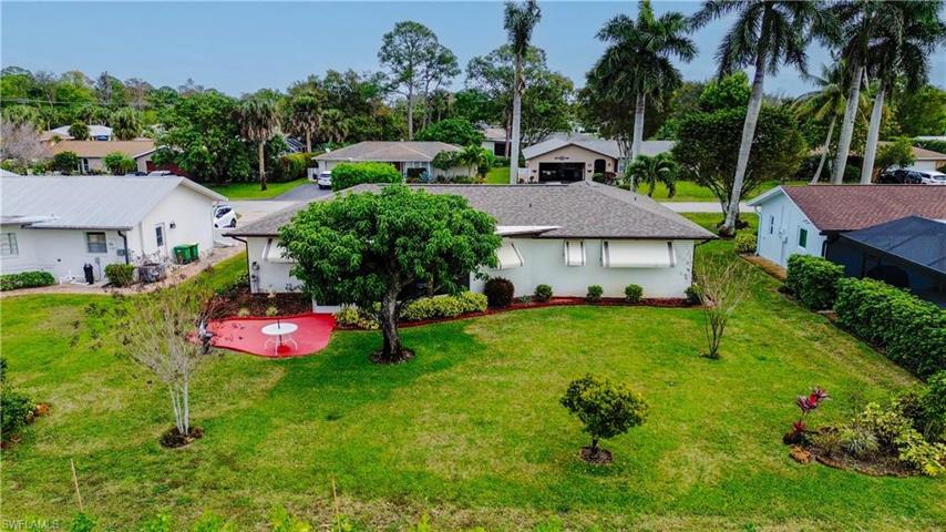 883  Roseate  DR, NAPLES, FL 34104