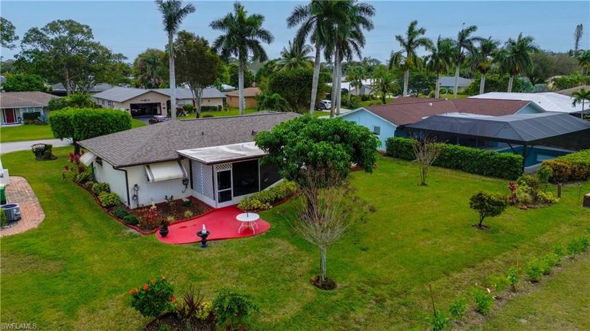 883  Roseate  DR, NAPLES, FL 34104