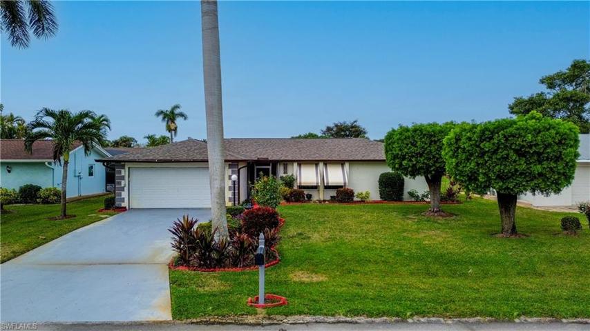 883  Roseate  DR, NAPLES, FL 34104