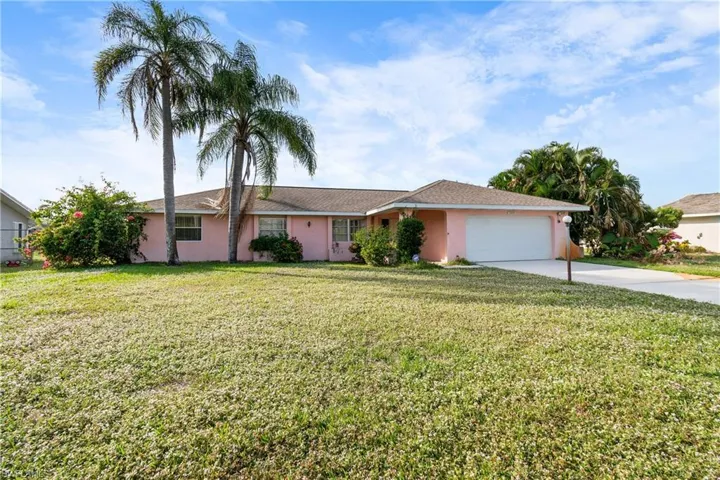 289  Ground Dove  CIR, Lehigh Acres, FL 33936