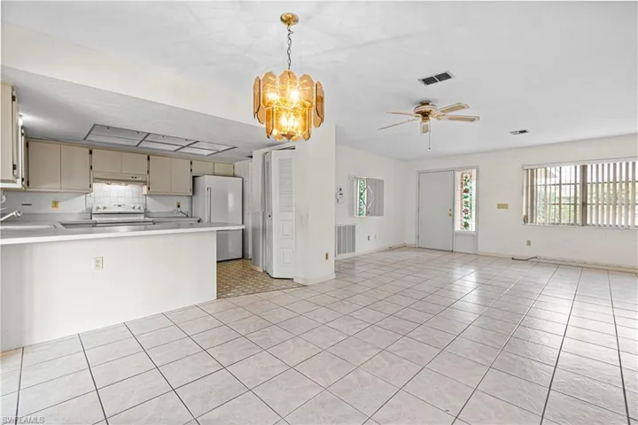 289  Ground Dove  CIR, Lehigh Acres, FL 33936