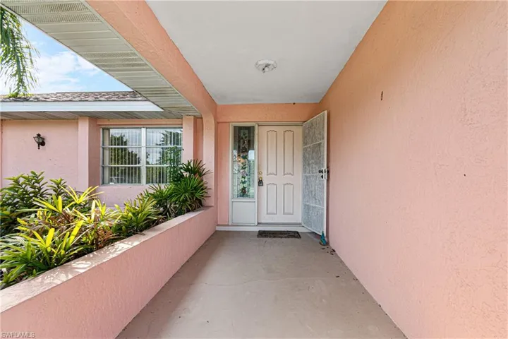 289  Ground Dove  CIR, Lehigh Acres, FL 33936