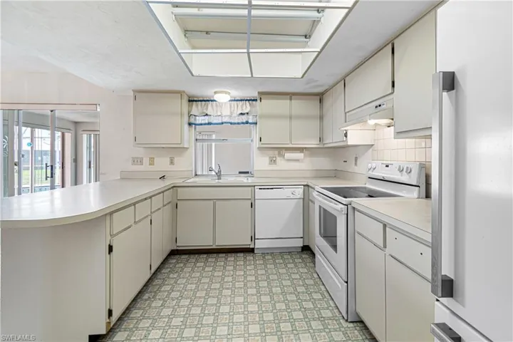 289  Ground Dove  CIR, Lehigh Acres, FL 33936
