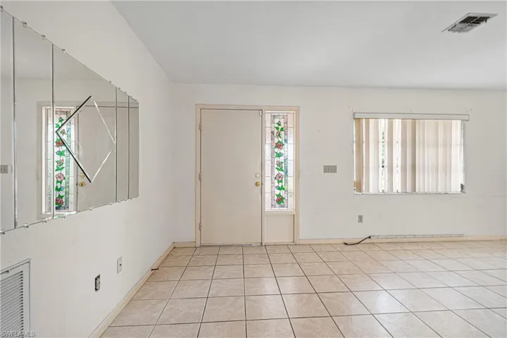 289  Ground Dove  CIR, Lehigh Acres, FL 33936