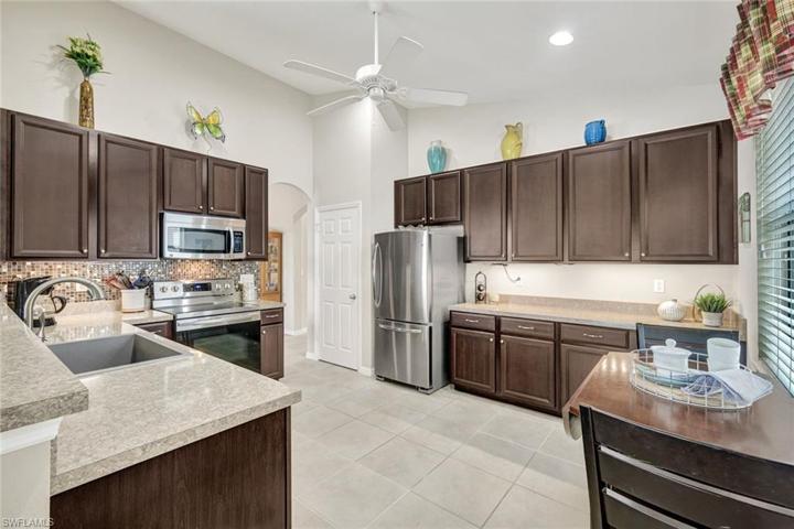 GOURMET KITCHEN