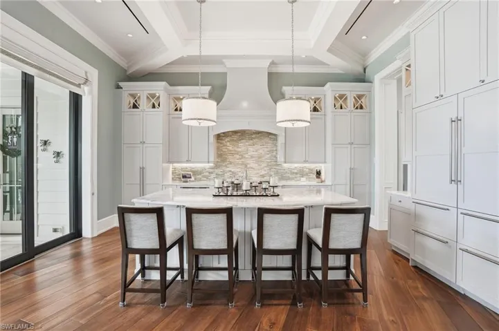1870 4th St S, Naples, Florida 34102