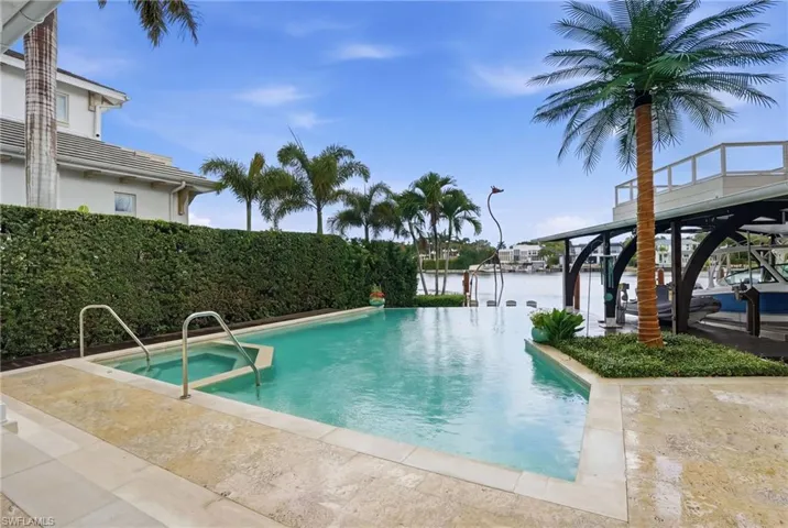 1870 4th St S, Naples, Florida 34102