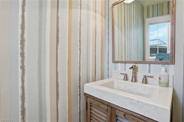 1870 4th St S, Naples, Florida 34102