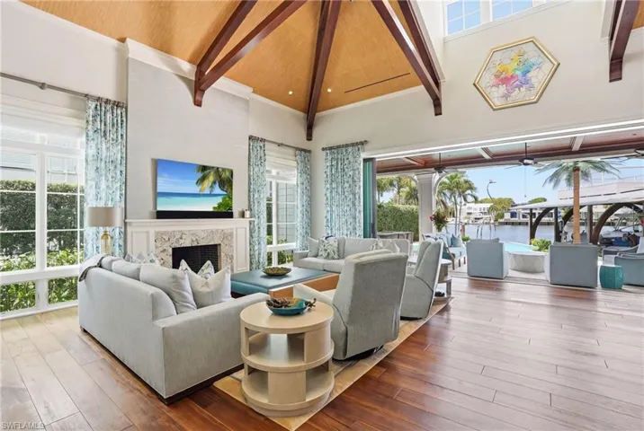 1870 4th St S, Naples, Florida 34102