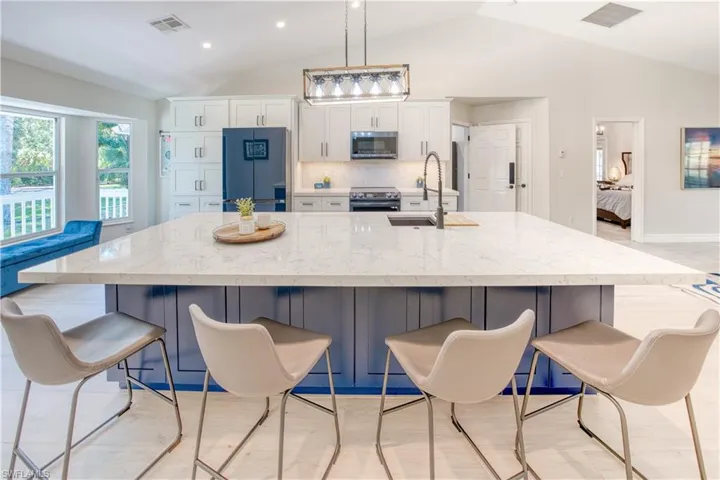 161  7th SW ST, Naples, FL 34117