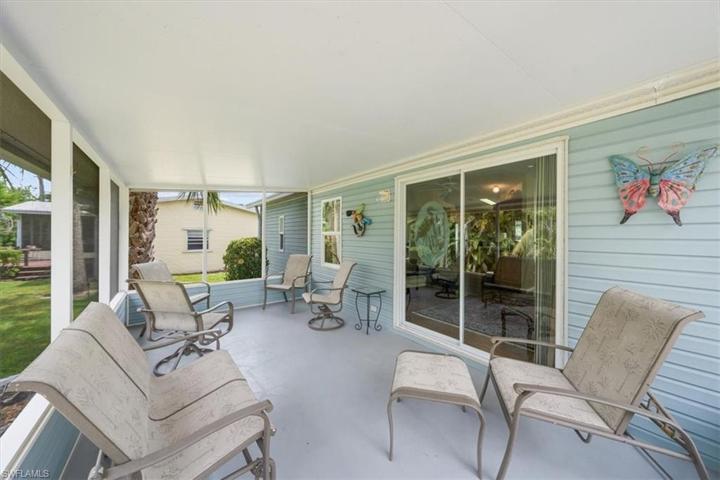 Spacious Lanai.